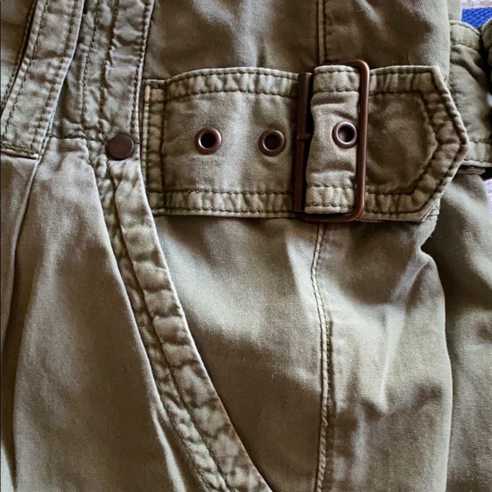 Shorts - Picture 5 of 6